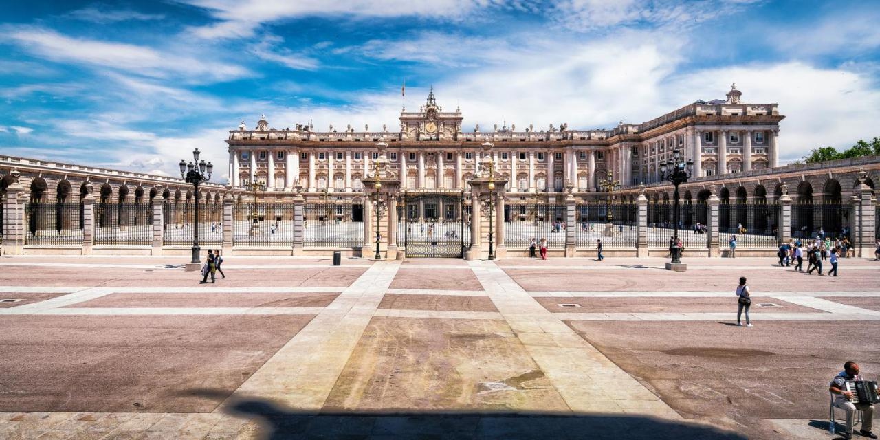 Apartamentos Felipe IV Plaza Mayor มาดริด ภายนอก รูปภาพ